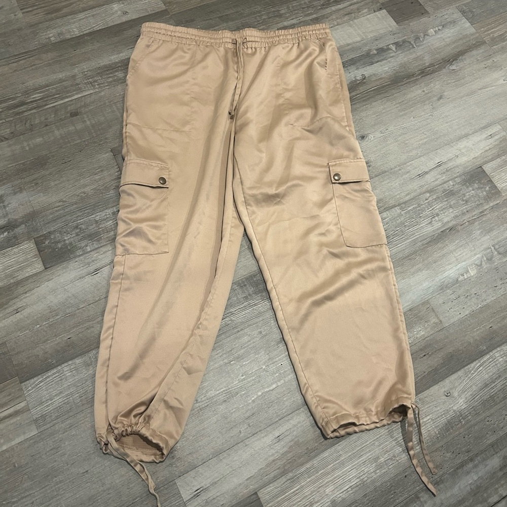Women’s Tan Cargo Pants